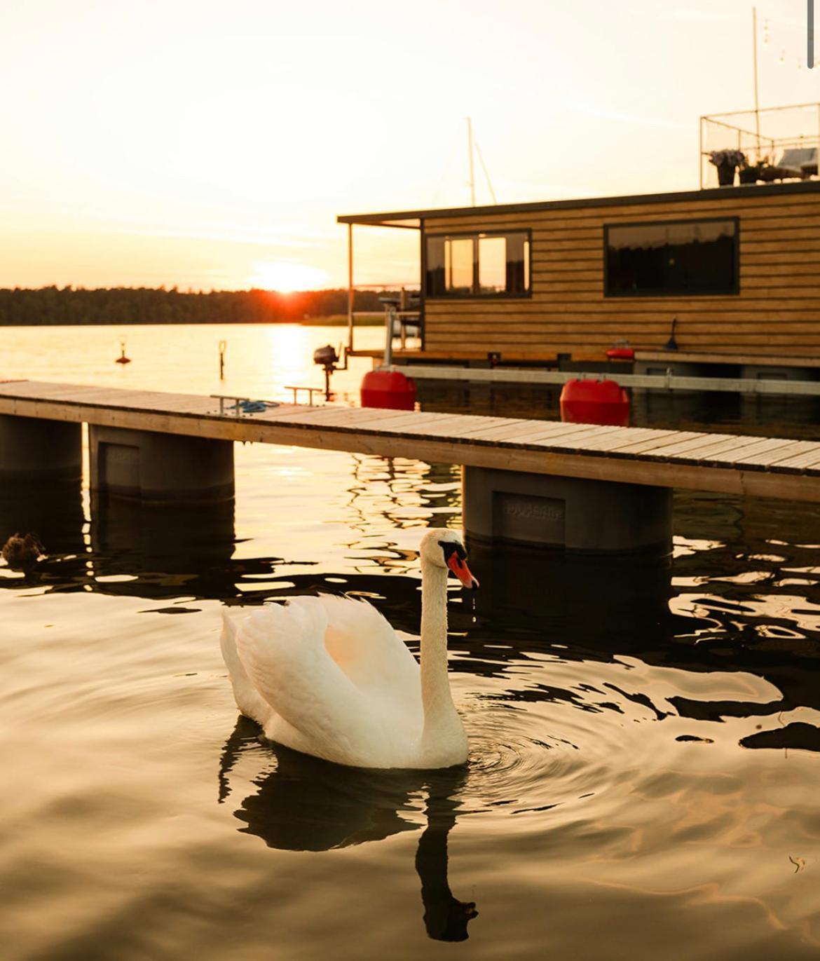 Domek Na Wodzie - Houseboat -Sauna, Taras Na Dachu, Dwie Sypialnie Mikołajki Exteriör bild
