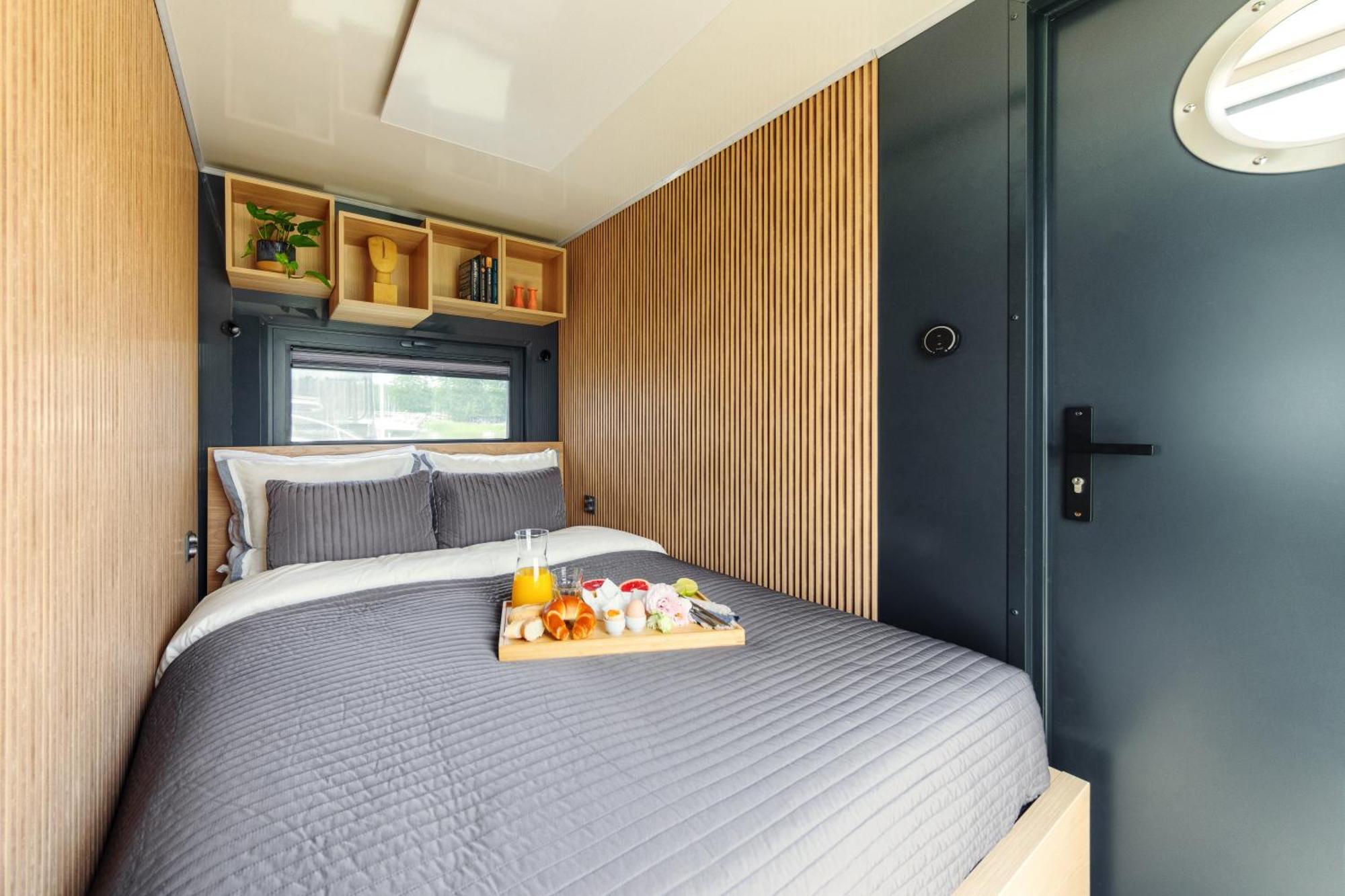 Domek Na Wodzie - Houseboat -Sauna, Taras Na Dachu, Dwie Sypialnie Mikołajki Exteriör bild