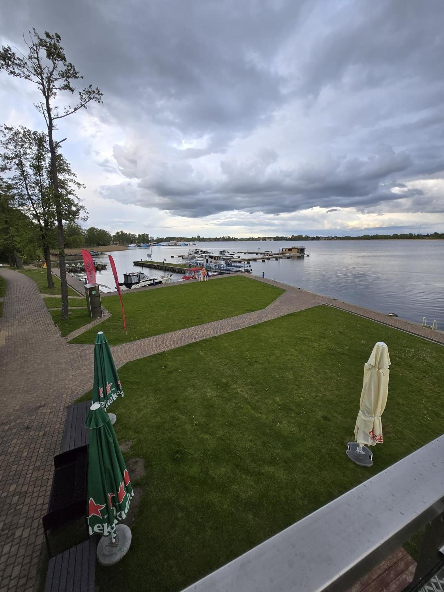 Domek Na Wodzie - Houseboat -Sauna, Taras Na Dachu, Dwie Sypialnie Mikołajki Exteriör bild