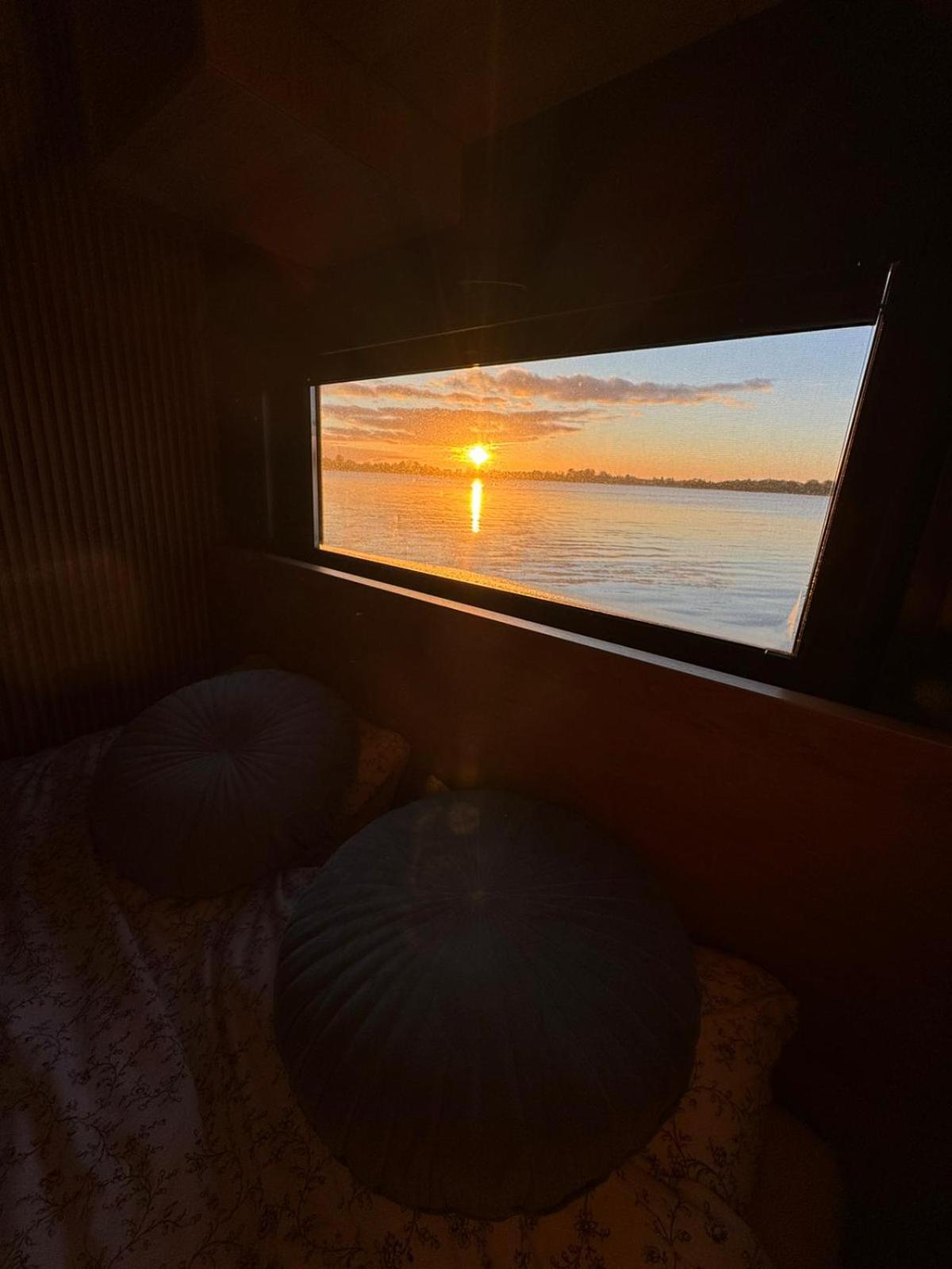 Domek Na Wodzie - Houseboat -Sauna, Taras Na Dachu, Dwie Sypialnie Mikołajki Exteriör bild