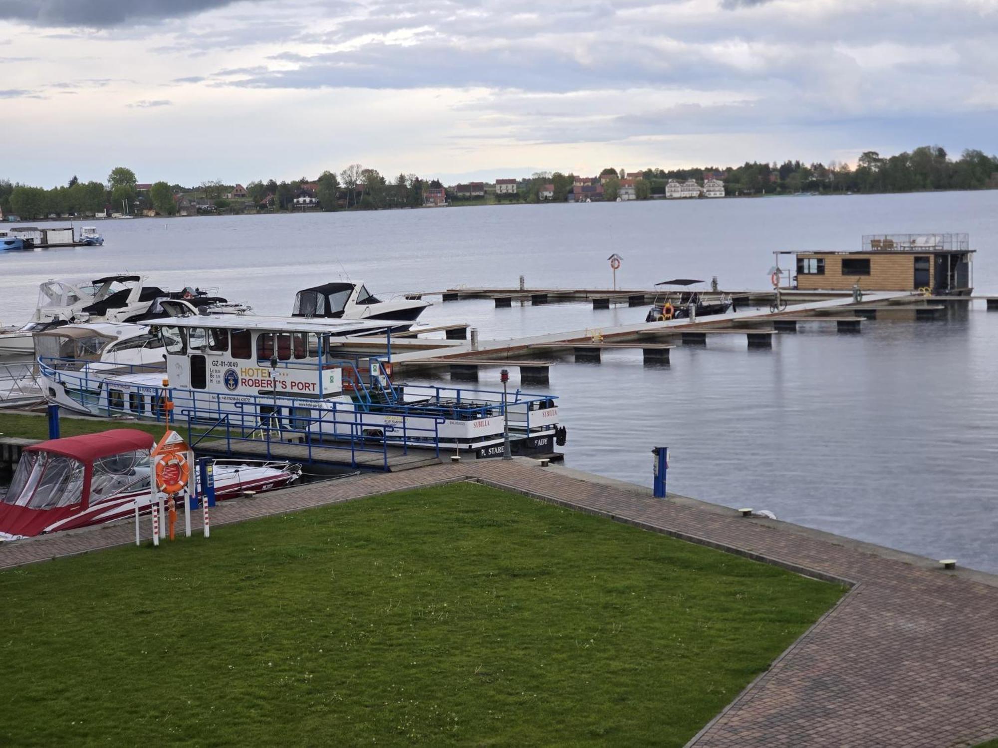 Domek Na Wodzie - Houseboat -Sauna, Taras Na Dachu, Dwie Sypialnie Mikołajki Exteriör bild