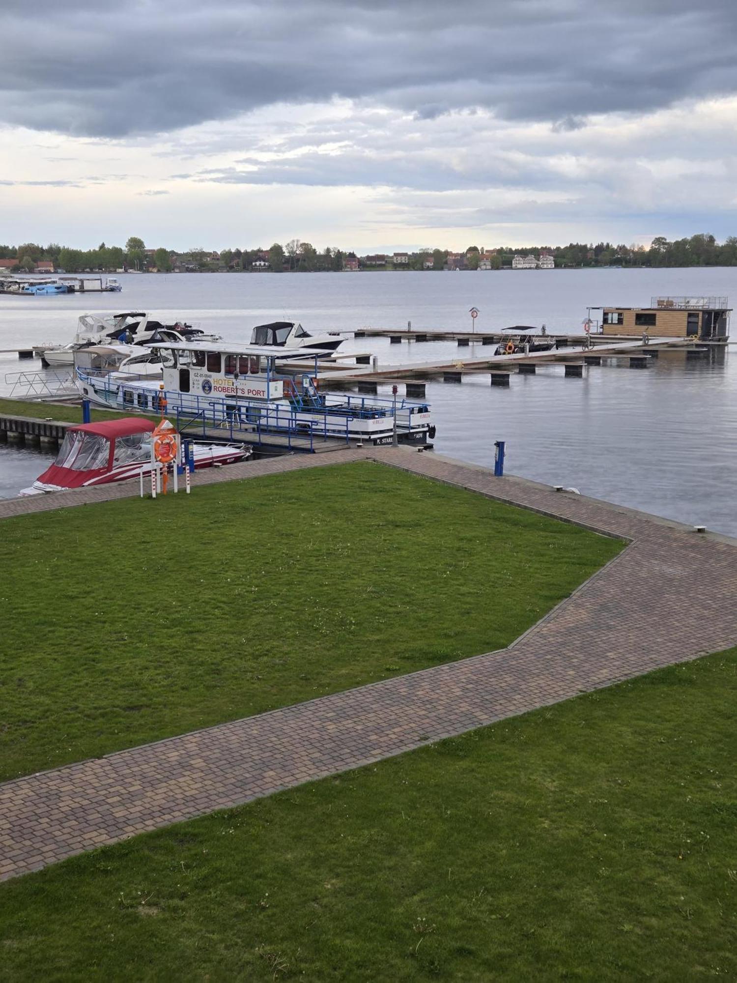 Domek Na Wodzie - Houseboat -Sauna, Taras Na Dachu, Dwie Sypialnie Mikołajki Exteriör bild