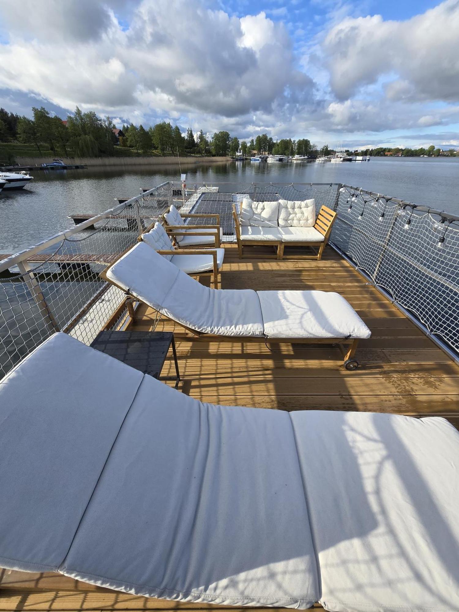 Domek Na Wodzie - Houseboat -Sauna, Taras Na Dachu, Dwie Sypialnie Mikołajki Exteriör bild