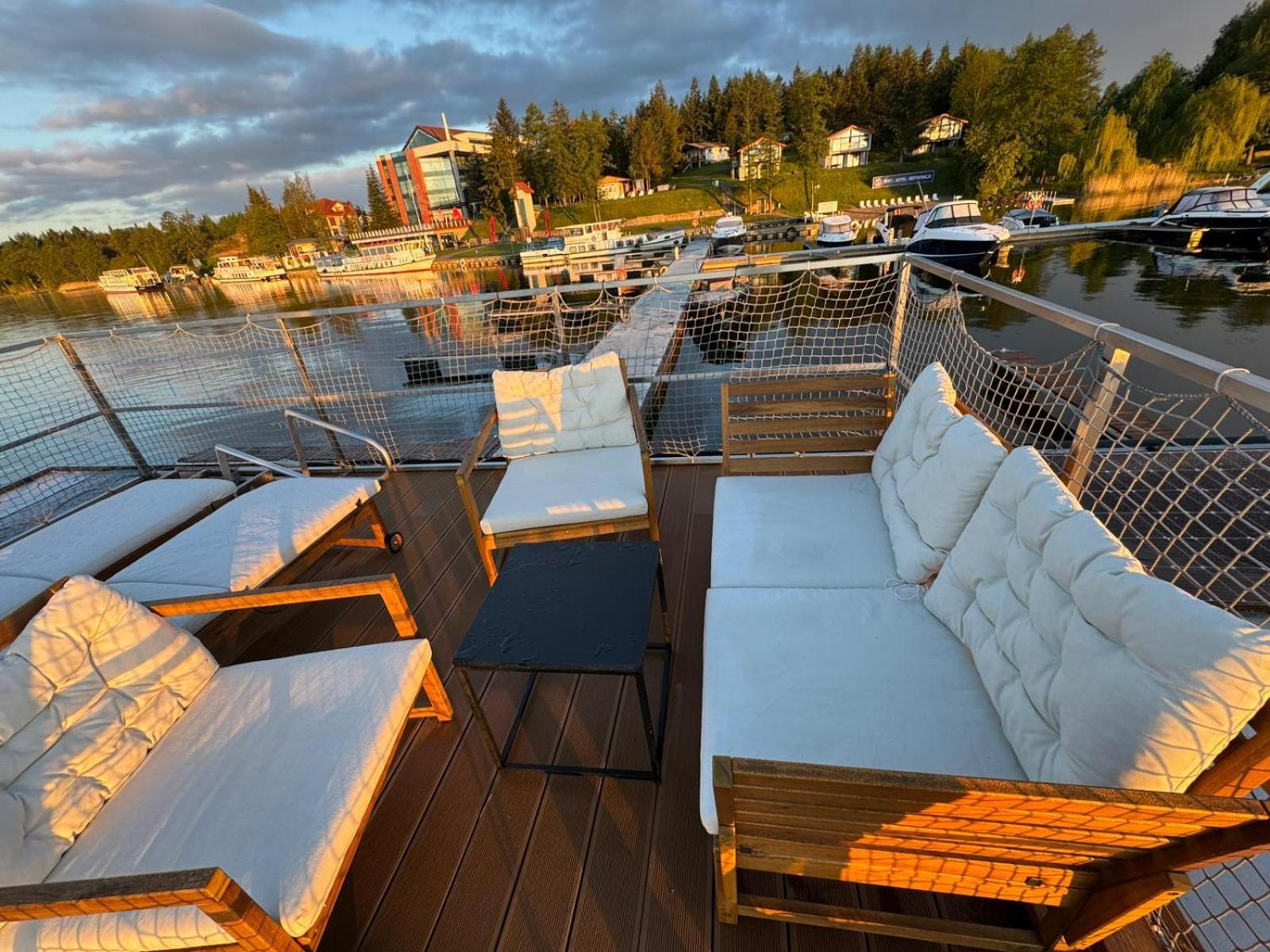 Domek Na Wodzie - Houseboat -Sauna, Taras Na Dachu, Dwie Sypialnie Mikołajki Exteriör bild